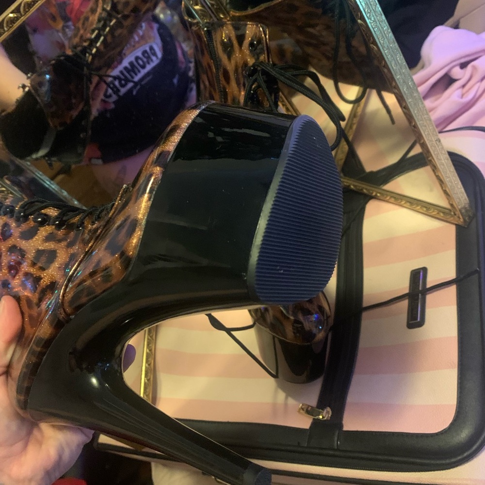 Pleaser - Picture 5 of 6